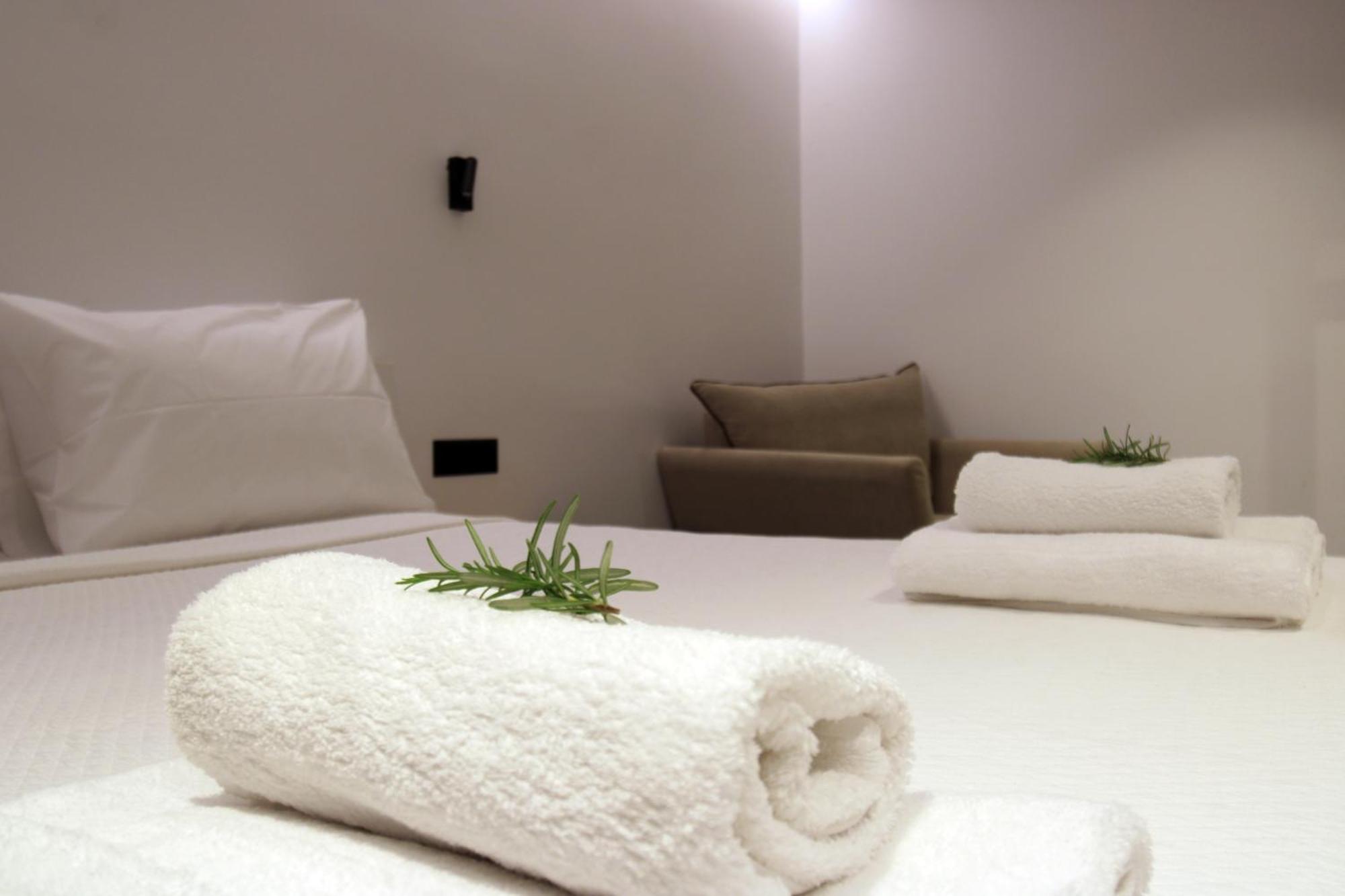 Melina'S Seaside Retreat Aparthotel Ksamil Bagian luar foto