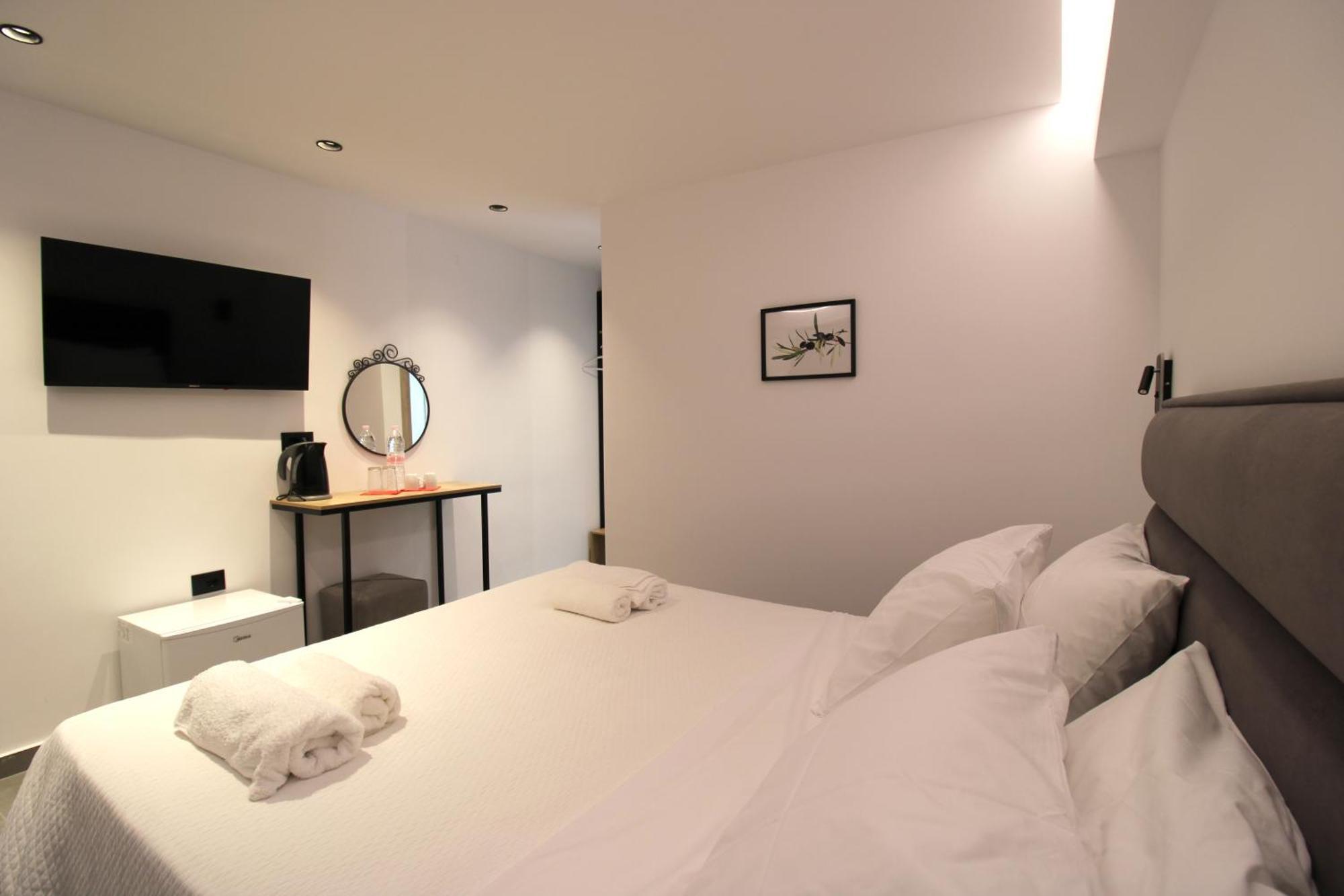 Melina'S Seaside Retreat Aparthotel Ksamil Bagian luar foto