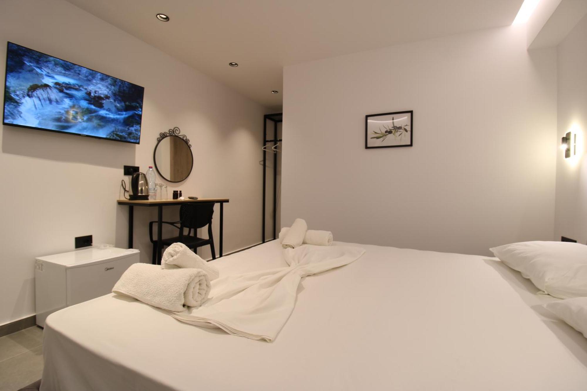 Melina'S Seaside Retreat Aparthotel Ksamil Bagian luar foto
