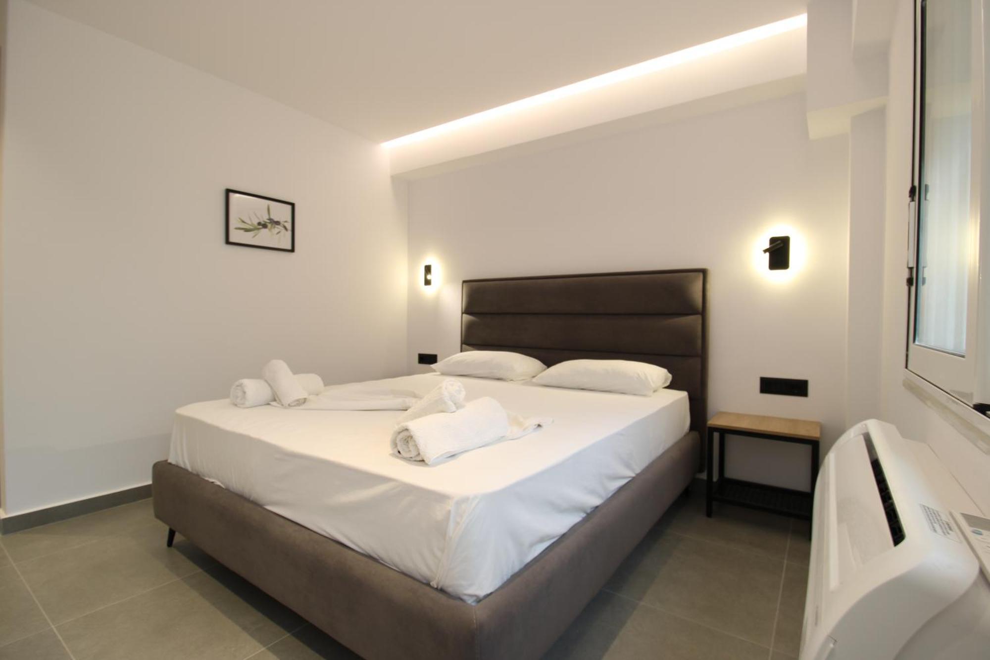 Melina'S Seaside Retreat Aparthotel Ksamil Bagian luar foto